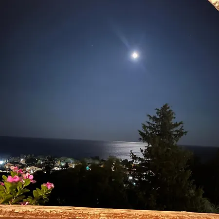 Villa Azzurra - La Vista Sul Mare *